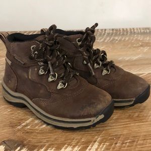 Kids hiking boots